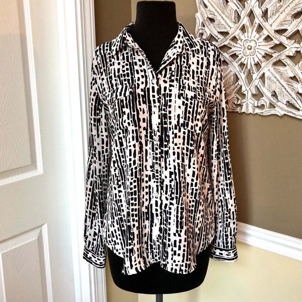 ⭐️ Ann Taylor LOFT Long Sleeve Career Wear Button Down Blouse - Size SMALL